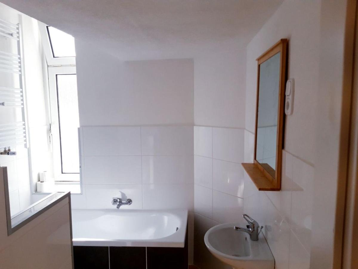 Appartment Am Hafen Von Stralsund Bagian luar foto